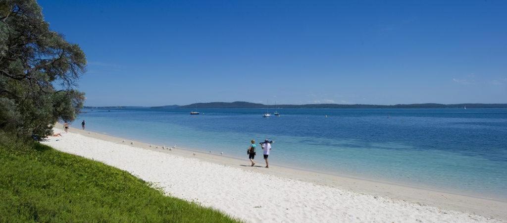 Dutchie'S Sand & Sea Beach House - Easy Walk To The Beach Нельсон-Бей Екстер'єр фото